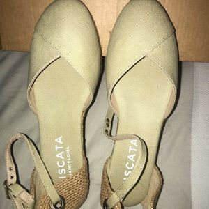 Viscata beige wedges